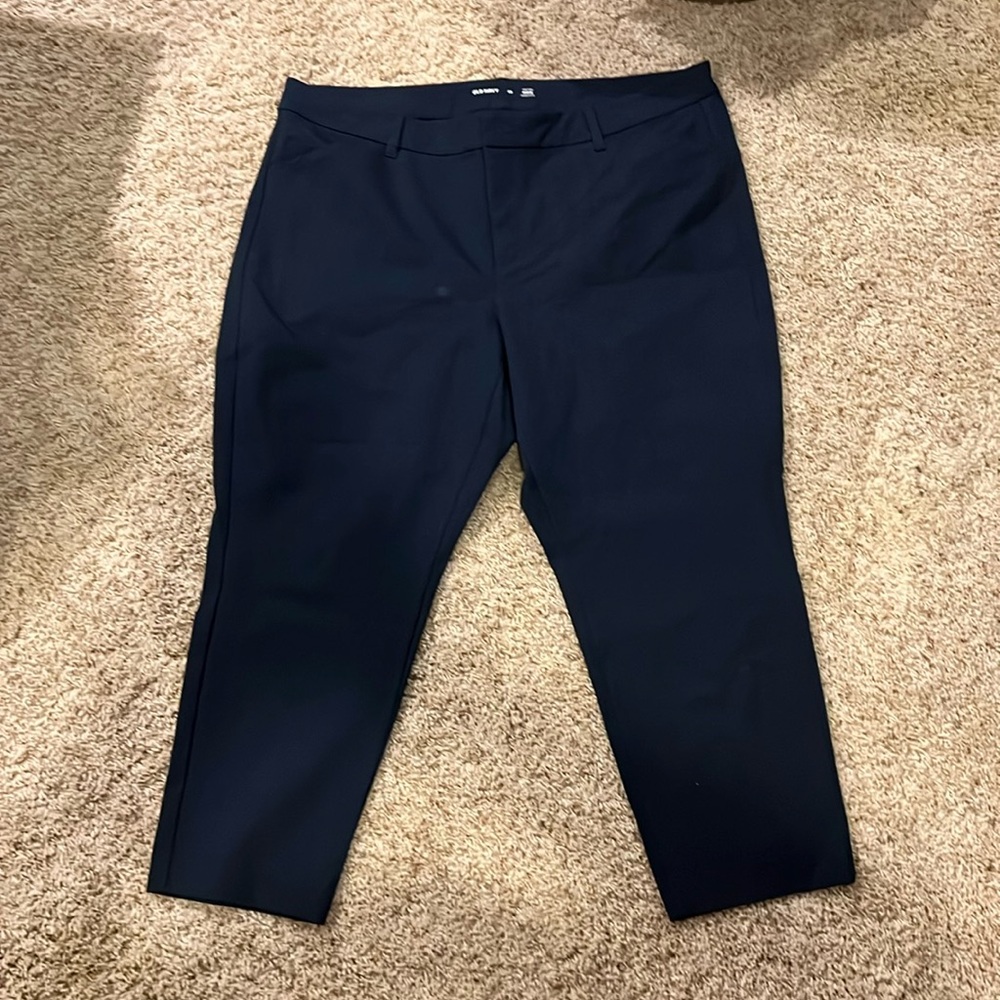 Lightly worn Old Navy Pixie sz 22